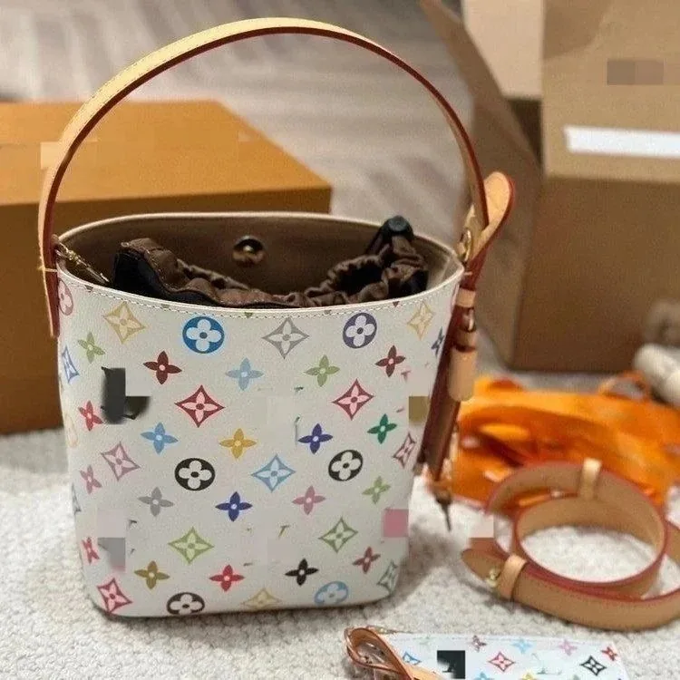 Bucket Crossbody Bag — Photo 3