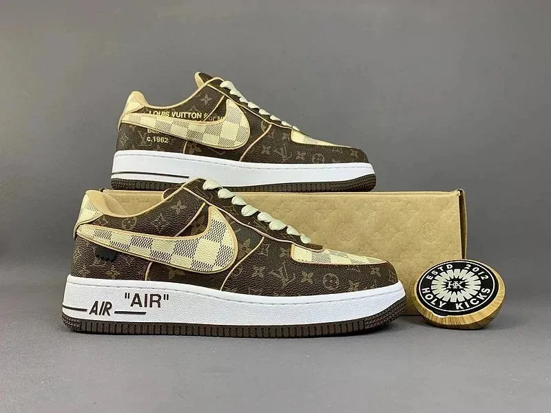 Nike Air Force 1 Low (Travis Scott) Brown Athletic Sneakers — Photo 7