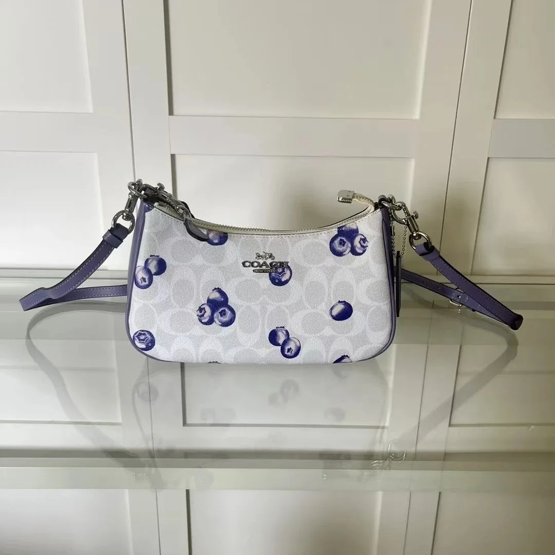 Coach Teri Shoulder Bag — photo 12