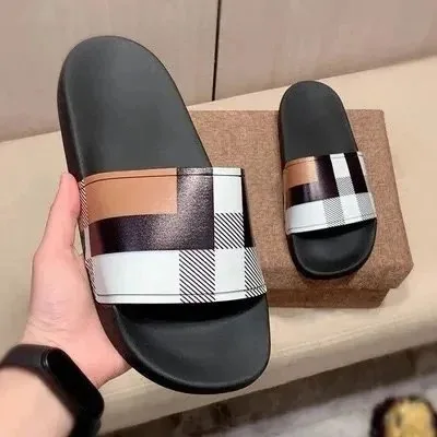Streetwear Slides — QC