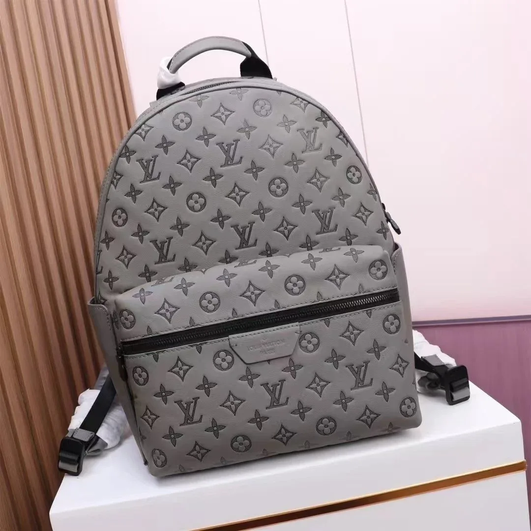 Louis Vuitton Discovery Backpack — Photo 3