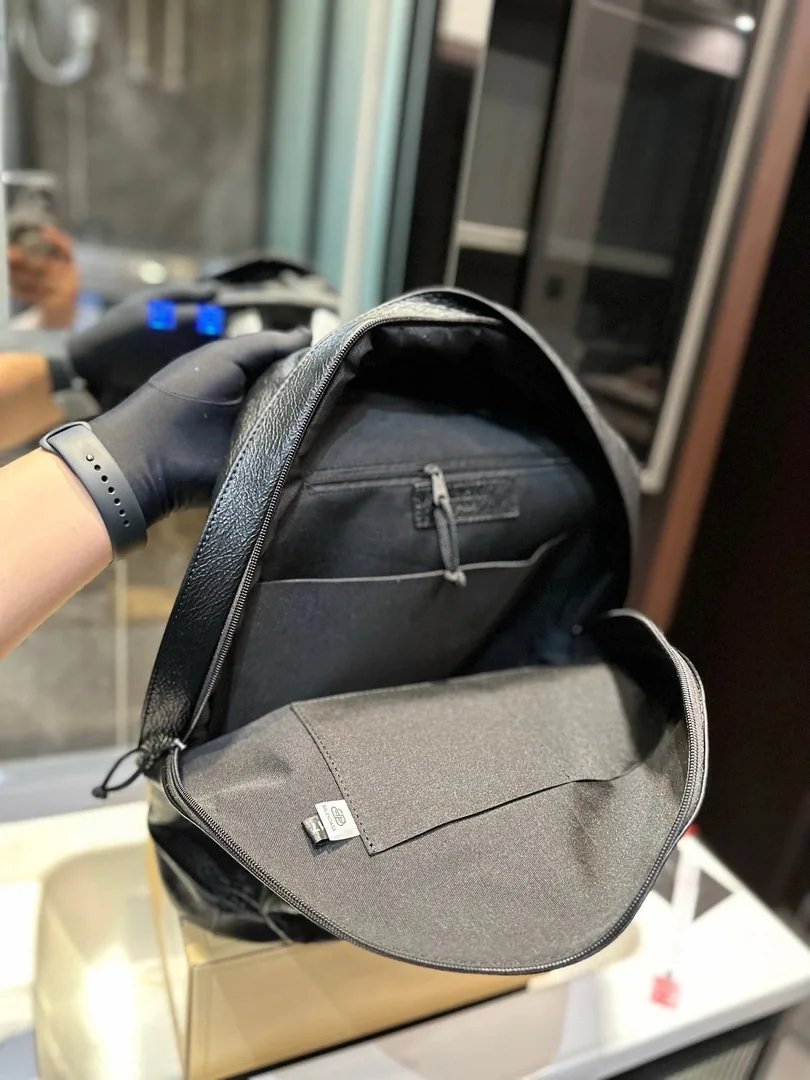 Balenciaga Leather Backpack — photo 9