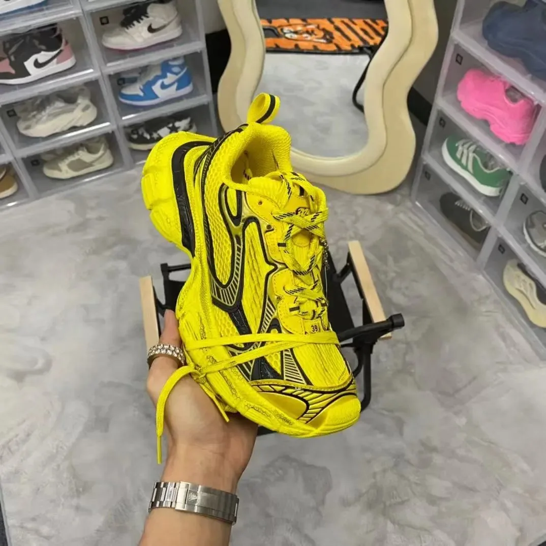 Balenciaga Runner Black Lace-Up Running Shoes — Photo 4