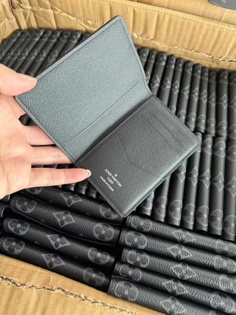 Louis Vuitton Leather Bag — photo 3
