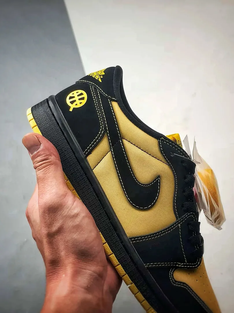 Air Jordan 1 Low Quai 54 Black Yellow — Photo 9