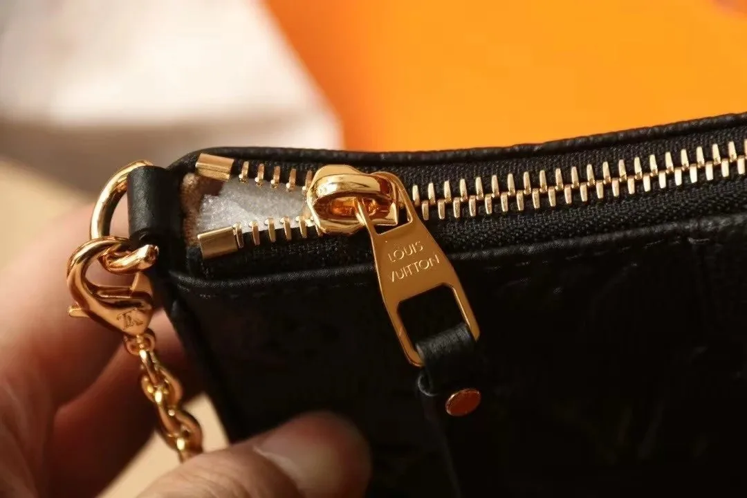 Louis Vuitton Leather Purse — photo 7