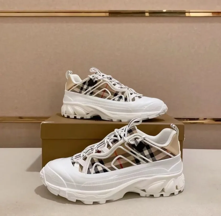 Burberry Arthur Sneakers — photo 5