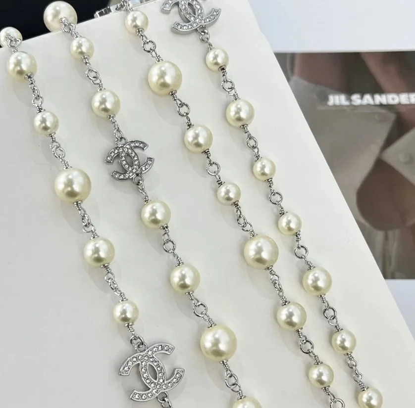 Pearl Necklace Sweater Chain — Photo 5