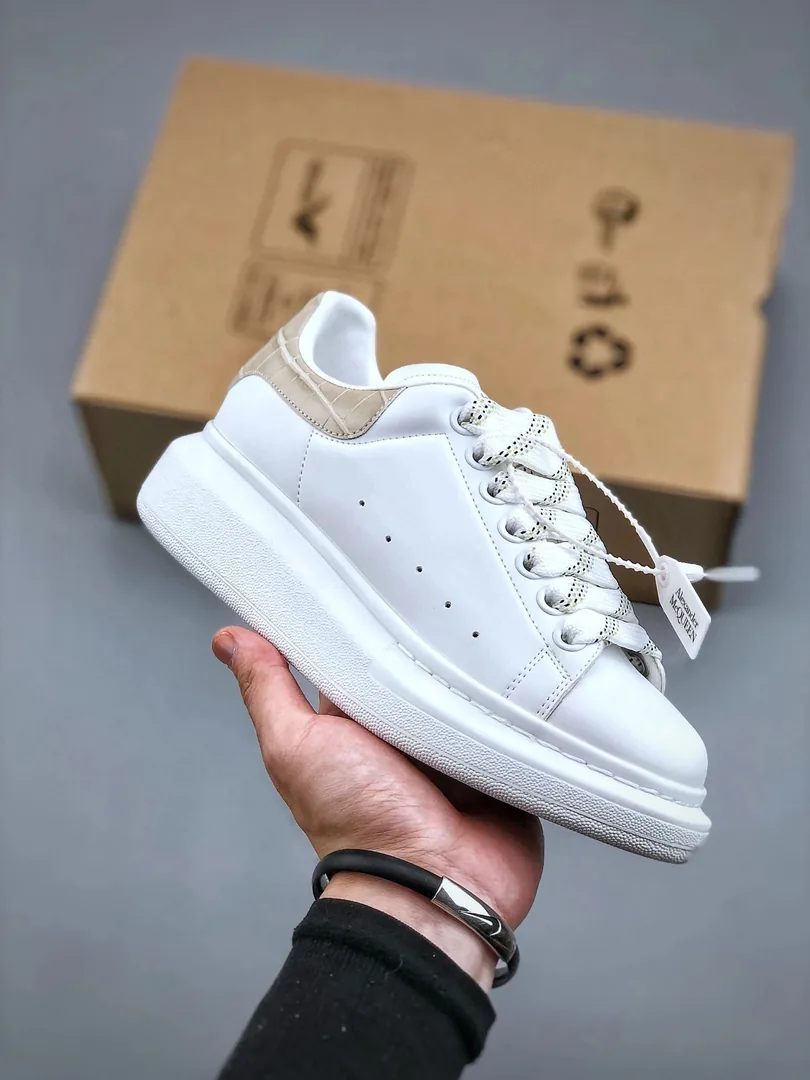 Alexander McQueen Oversized Sneaker White Athletic Trainers — Photo 9