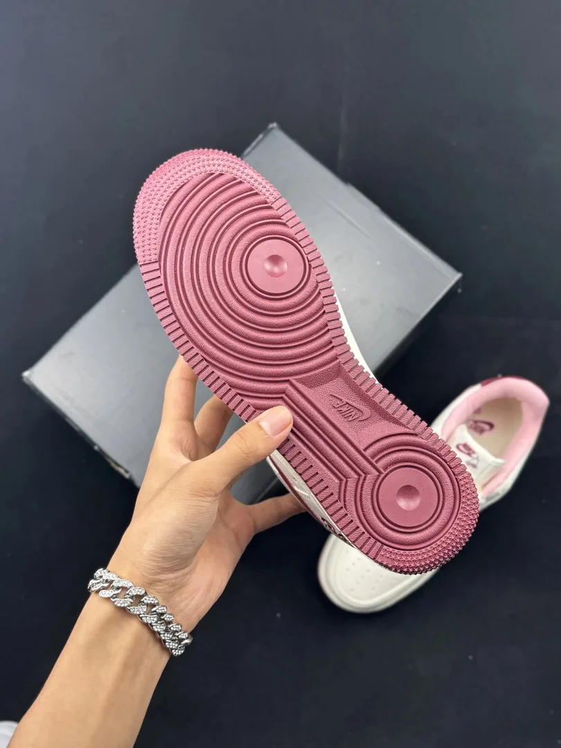 Air Jordan 1 Low Valentine — photo 5