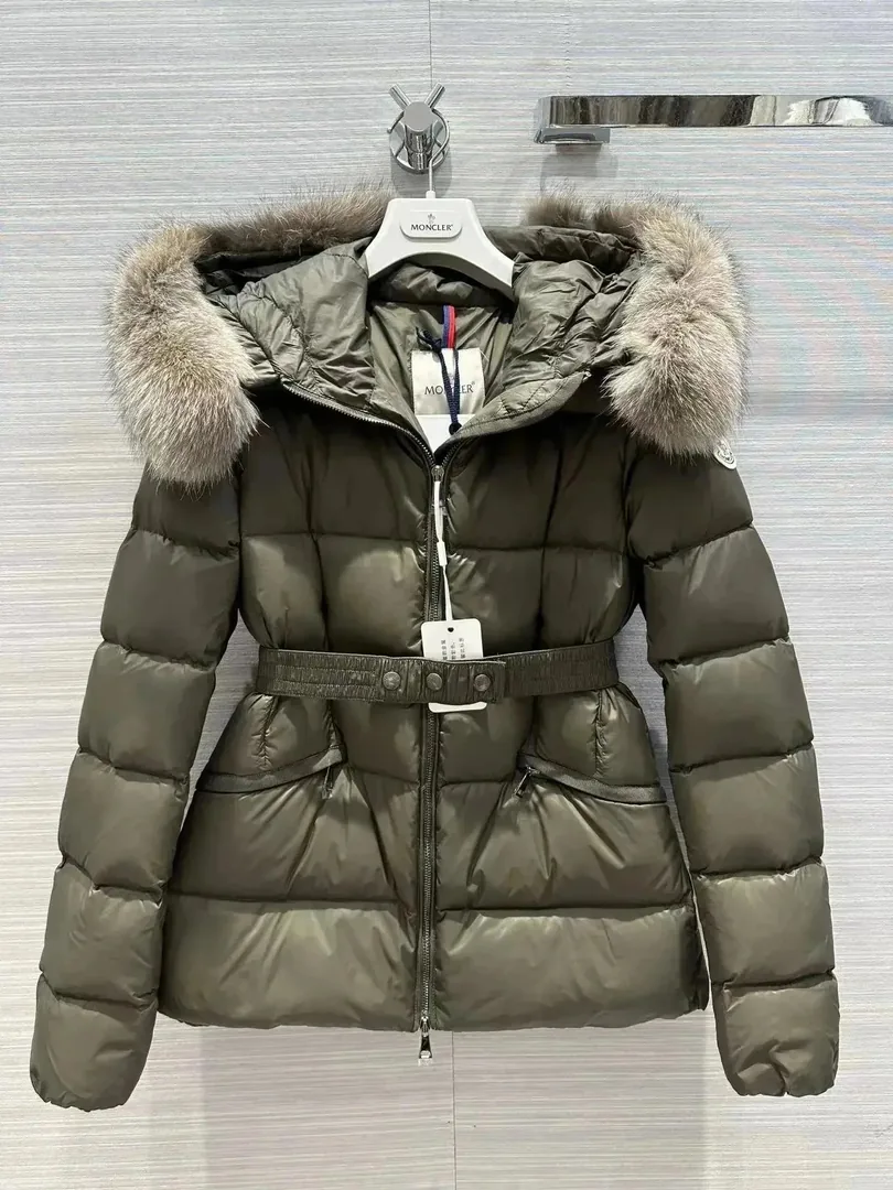 Women's Down Jacket — Photo 14