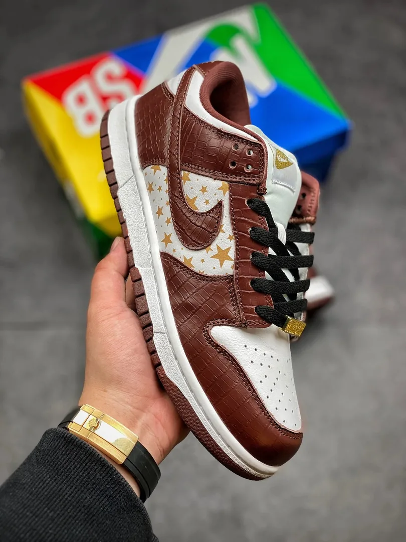 Nike SB Dunk Low Supreme Collaboration Sneakers — photo 4