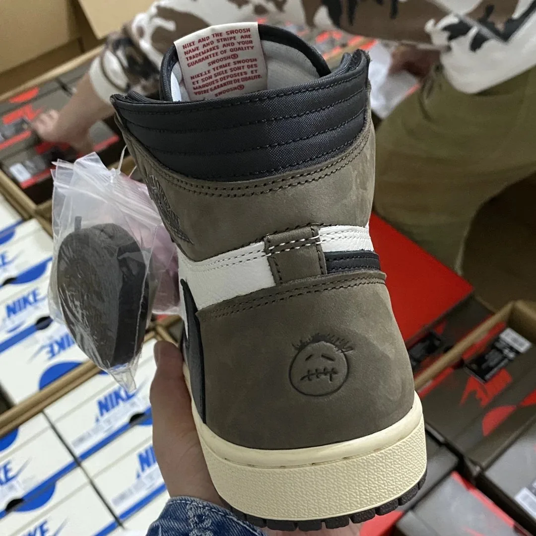 Travis Scott Air Jordan 1 High — QC