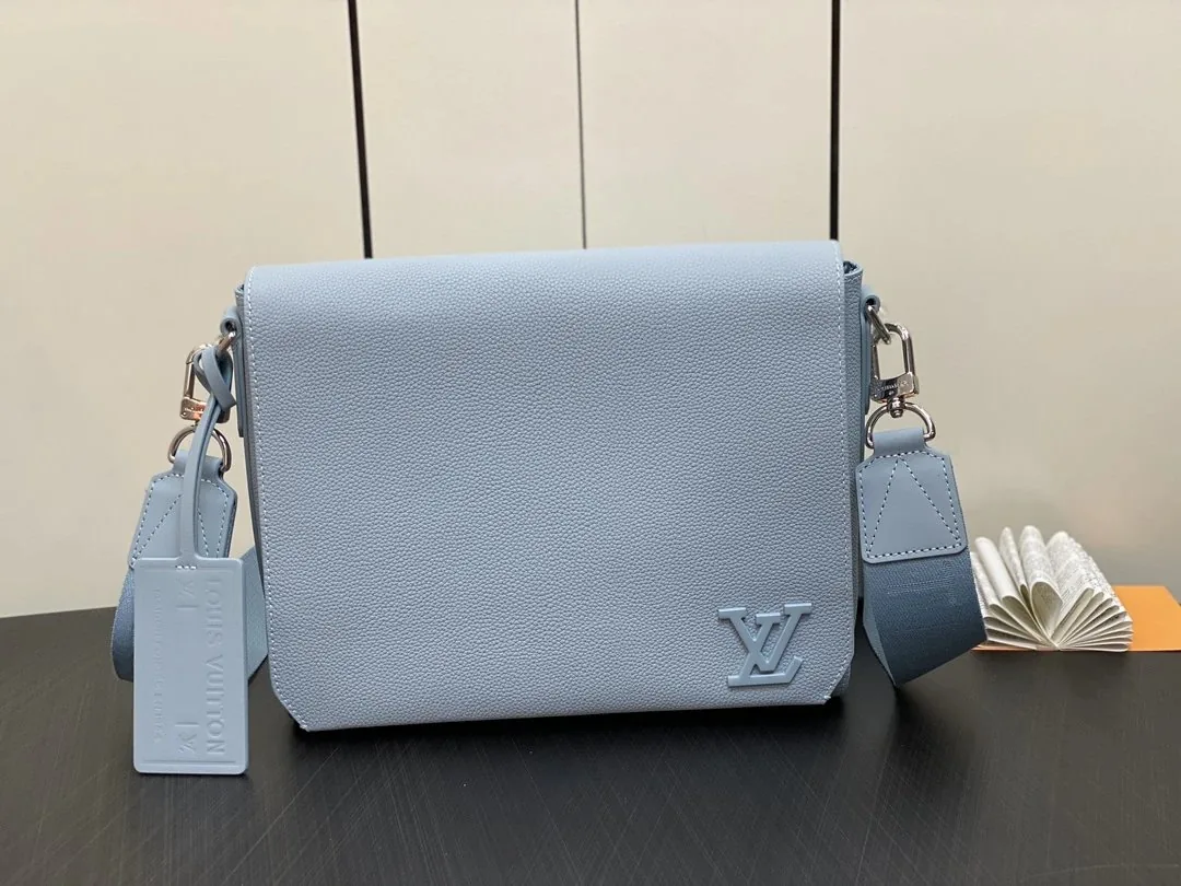 Louis Vuitton Takeoff Bag — Photo 15