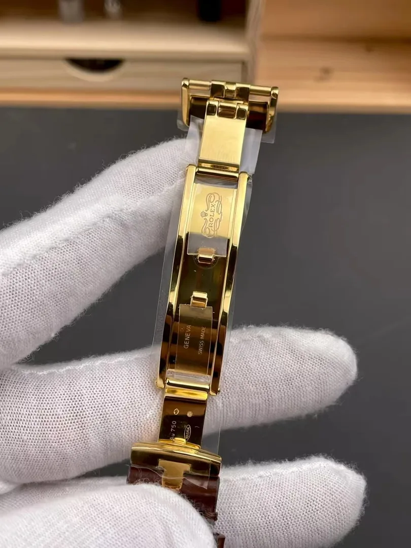 Automatic Movement Watch — Photo 10