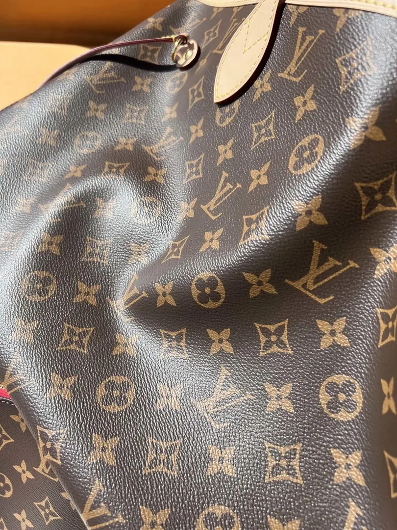 Louis Vuitton Neverfull Bag — QC