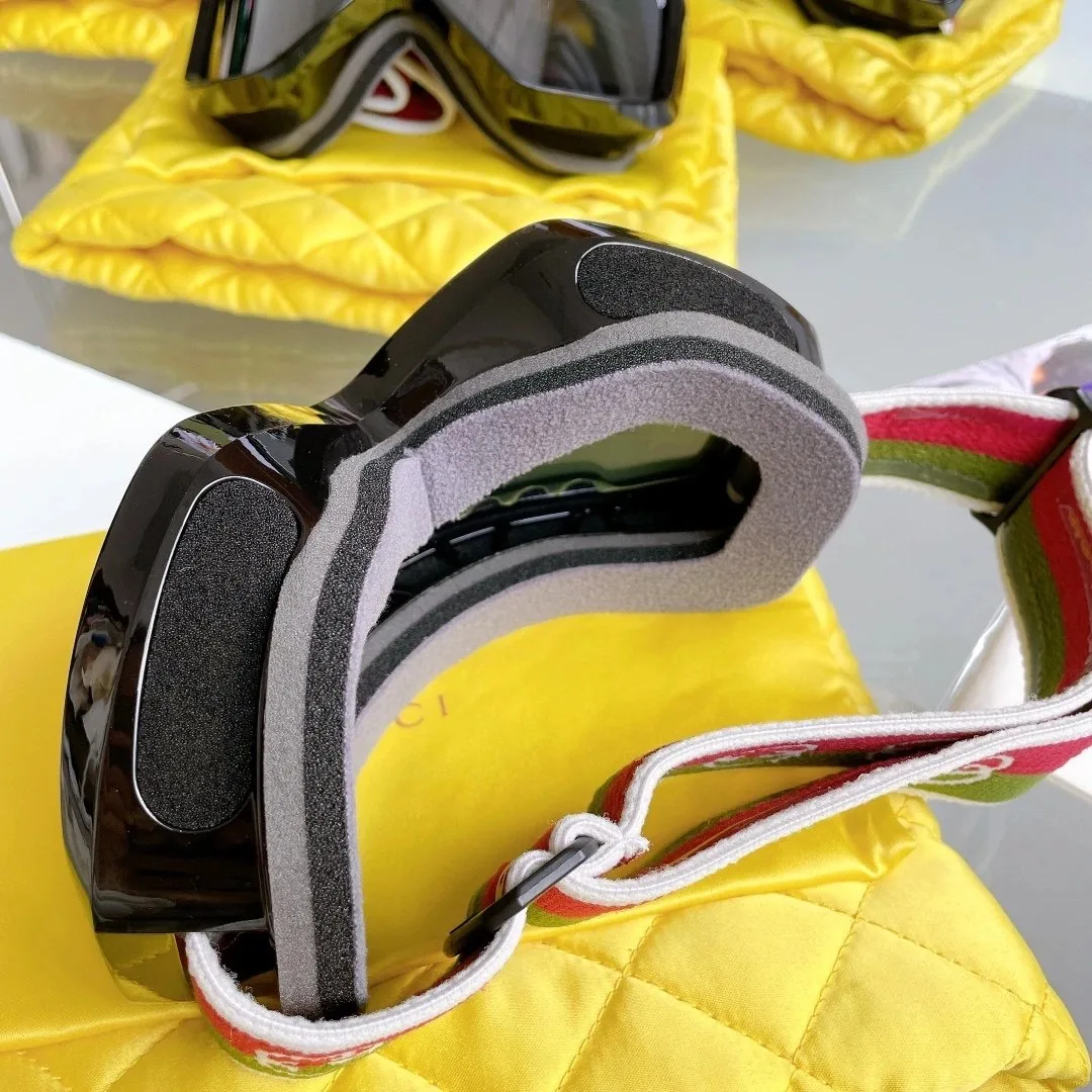 Winter Ski Goggles — Photo 8