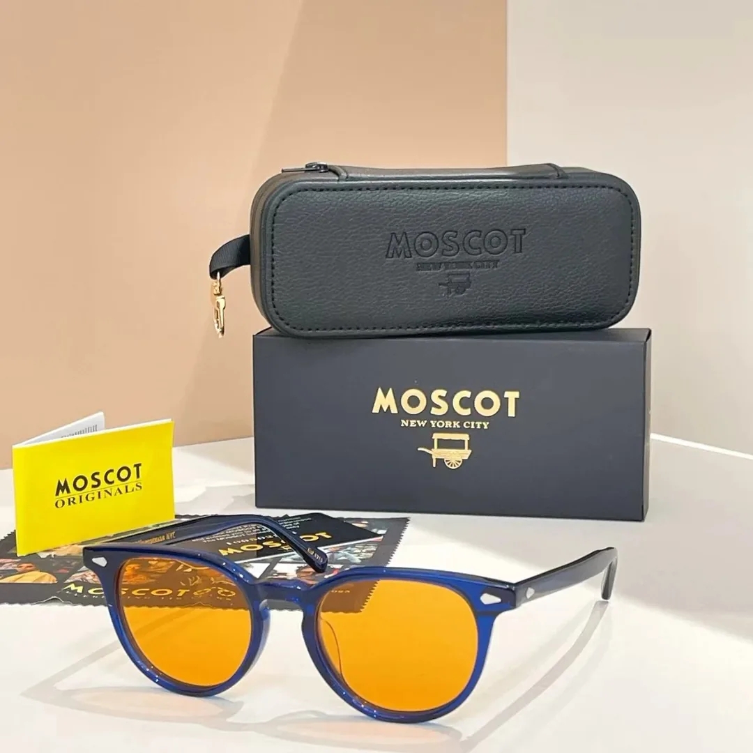 Moschino Accessory — Photo 13