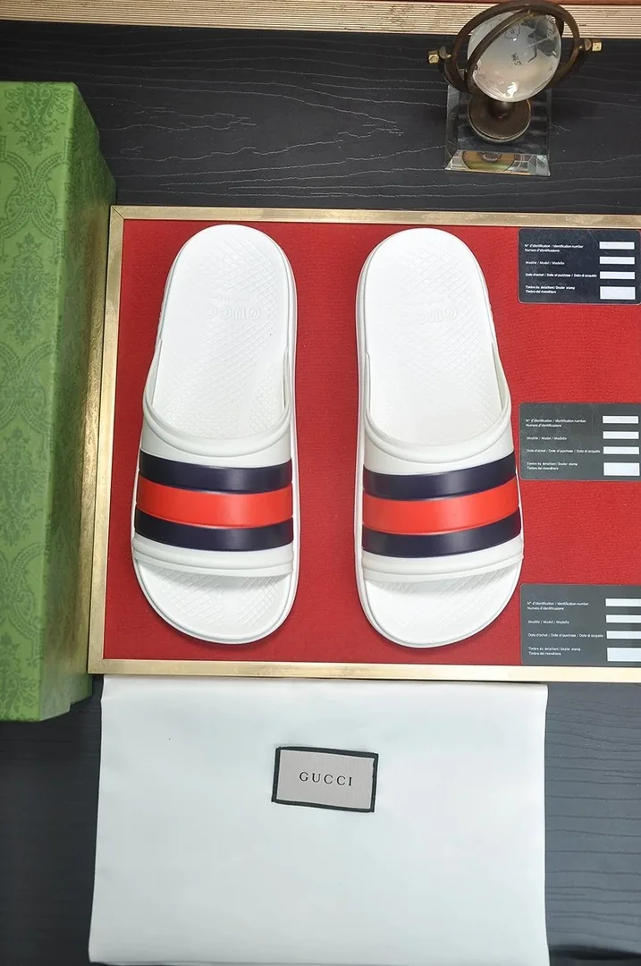 Rubber Web Lug Sole Slides — QC