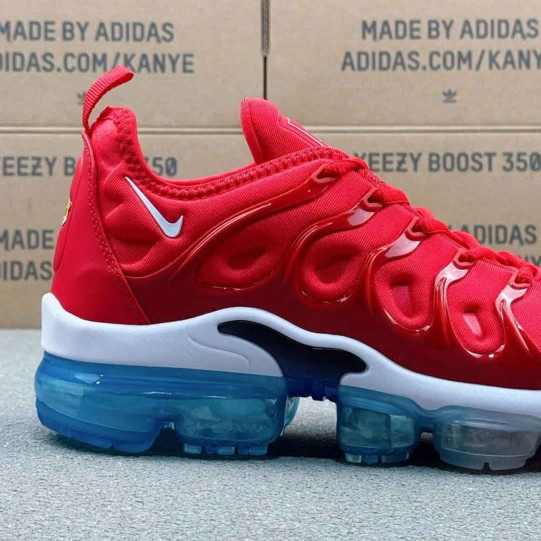 Nike Air VaporMax Plus Running Shoes — Photo 9