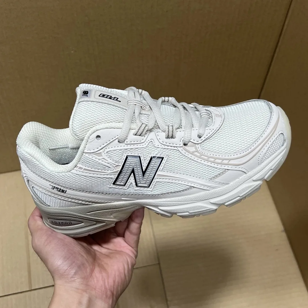 New Balance 740 Grey Low-Top Sneakers — QC