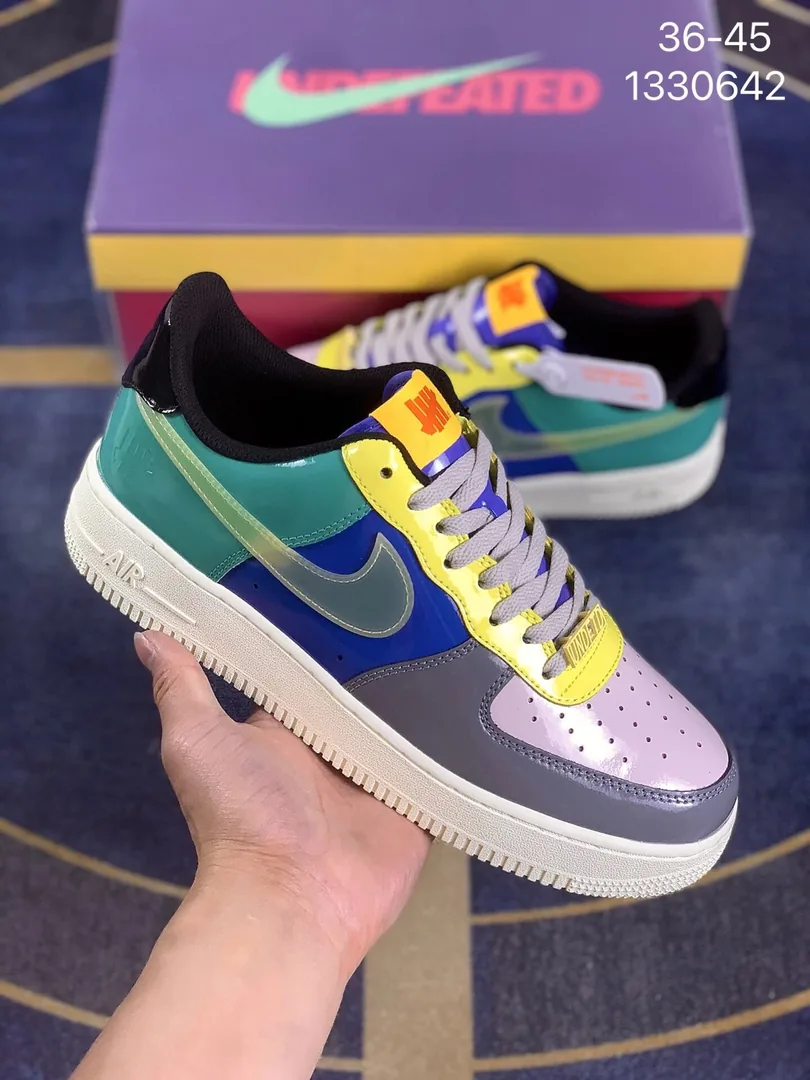 Undefeated Air Force 1 Low — Photo 3