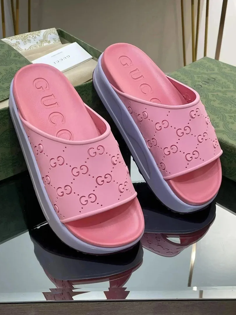 Gucci GG Jacquard Slide Sandal Collection — Photo 12