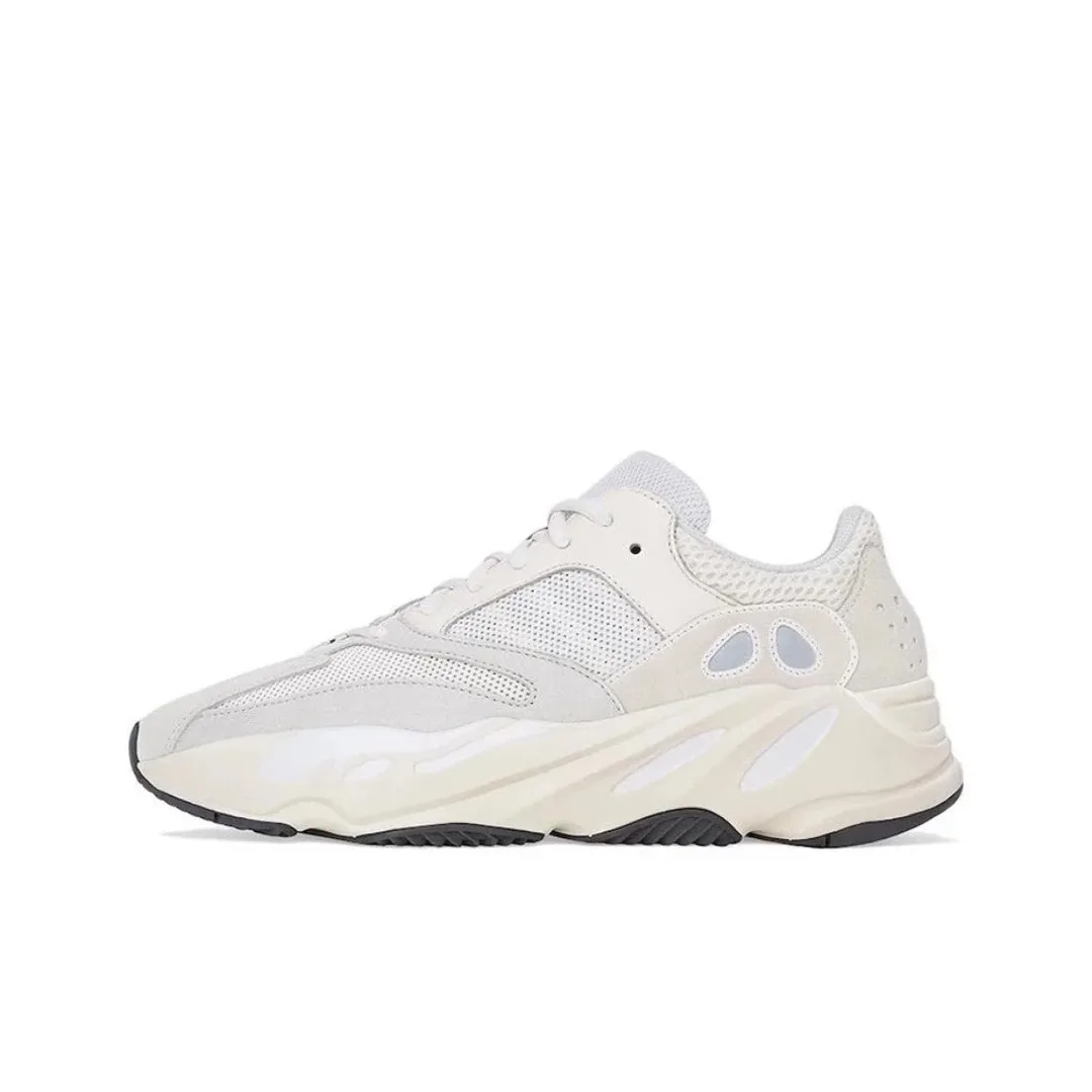 Yeezy Boost 700 Runners — Photo 9