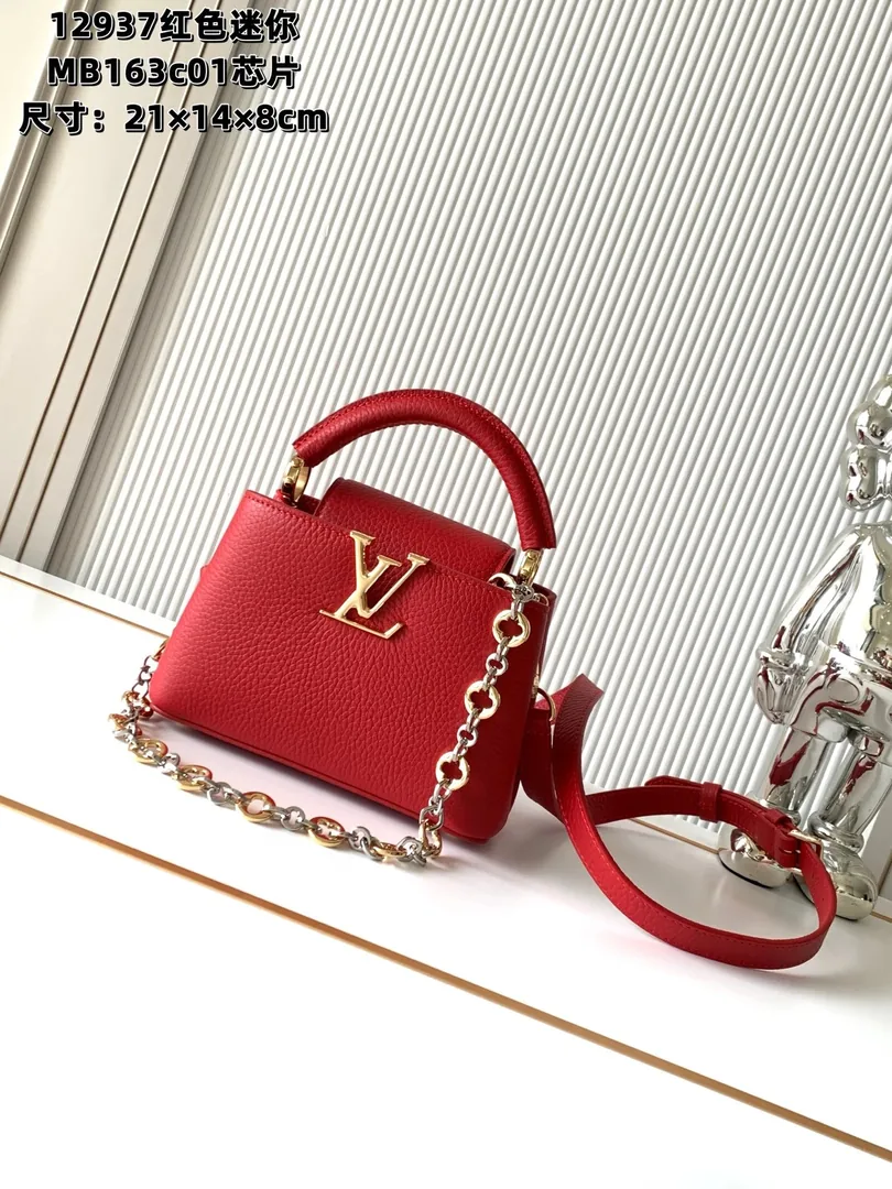 Louis Vuitton Capucines Handbag — Zdjęcie 14