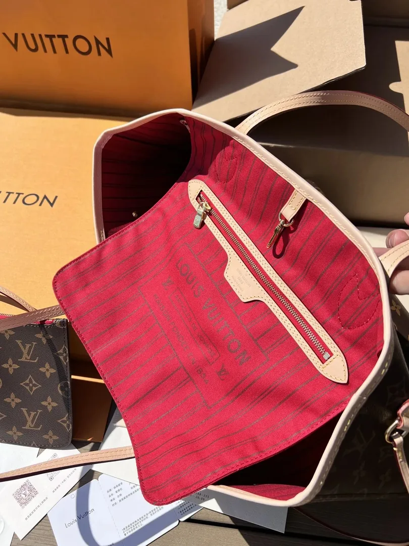 Louis Vuitton Neverfull Bag — QC