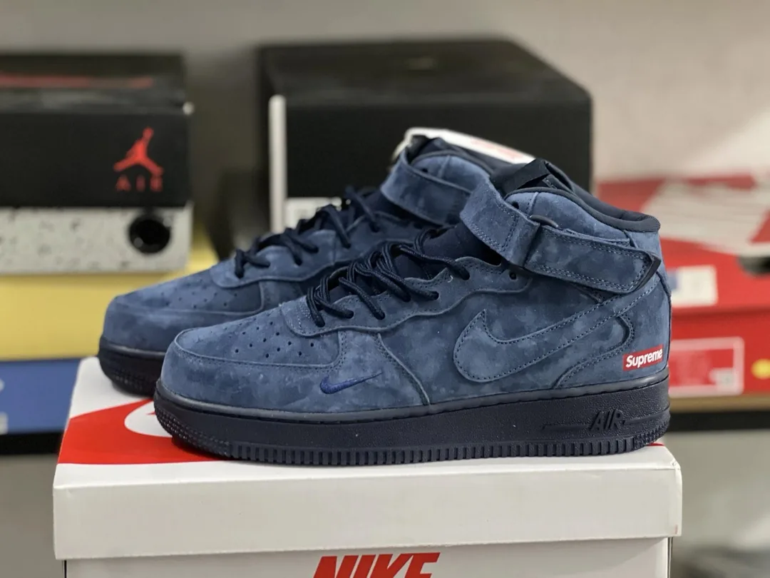 Air Jordan 1 Box Logo — Photo 10