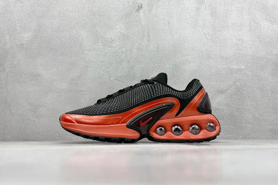 Nike Air Max Dn Solid Black Low-Top Trainers — QC