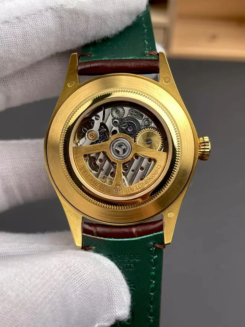 Automatic Movement Watch — Photo 13
