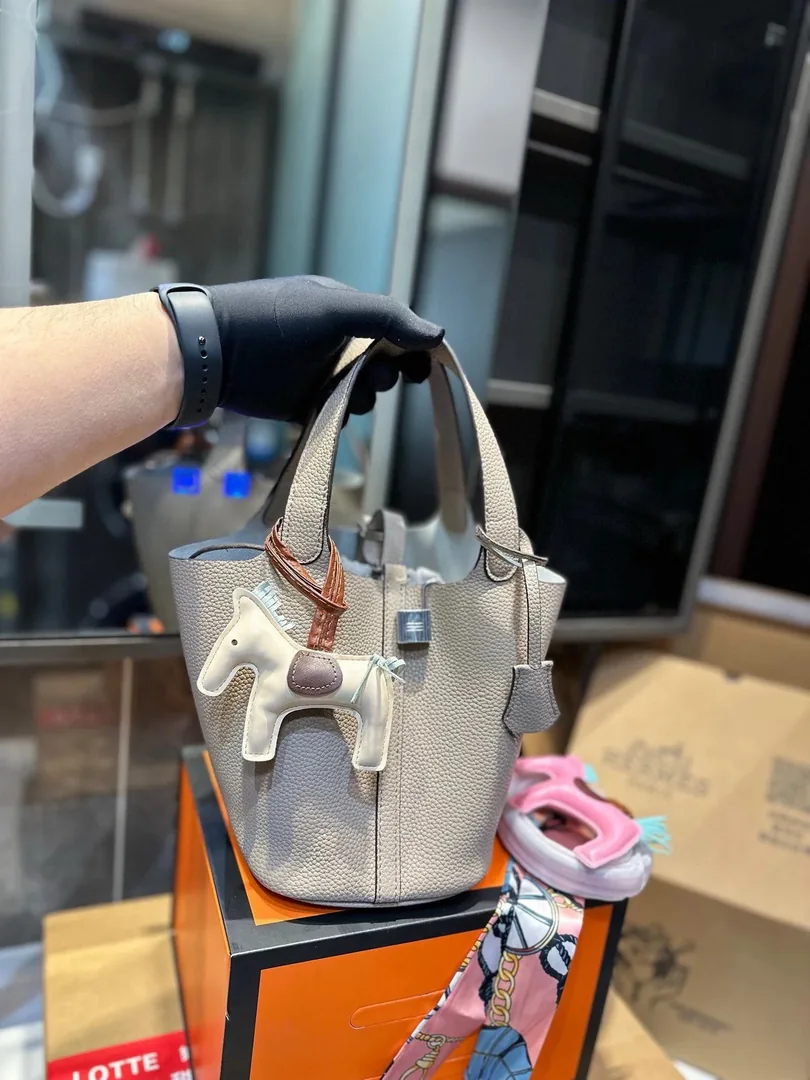 Hermes Picotin Leather Bucket Bag — photo 11