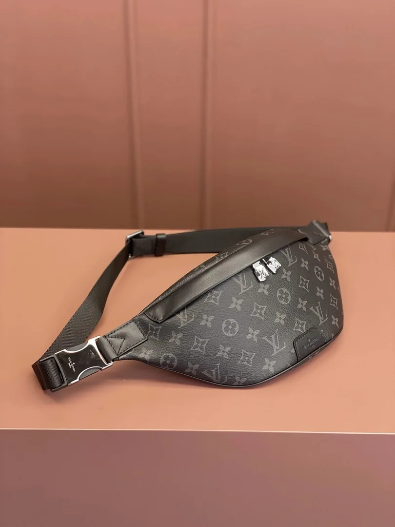 Louis Vuitton Discovery Rush Belt Bag — photo 2