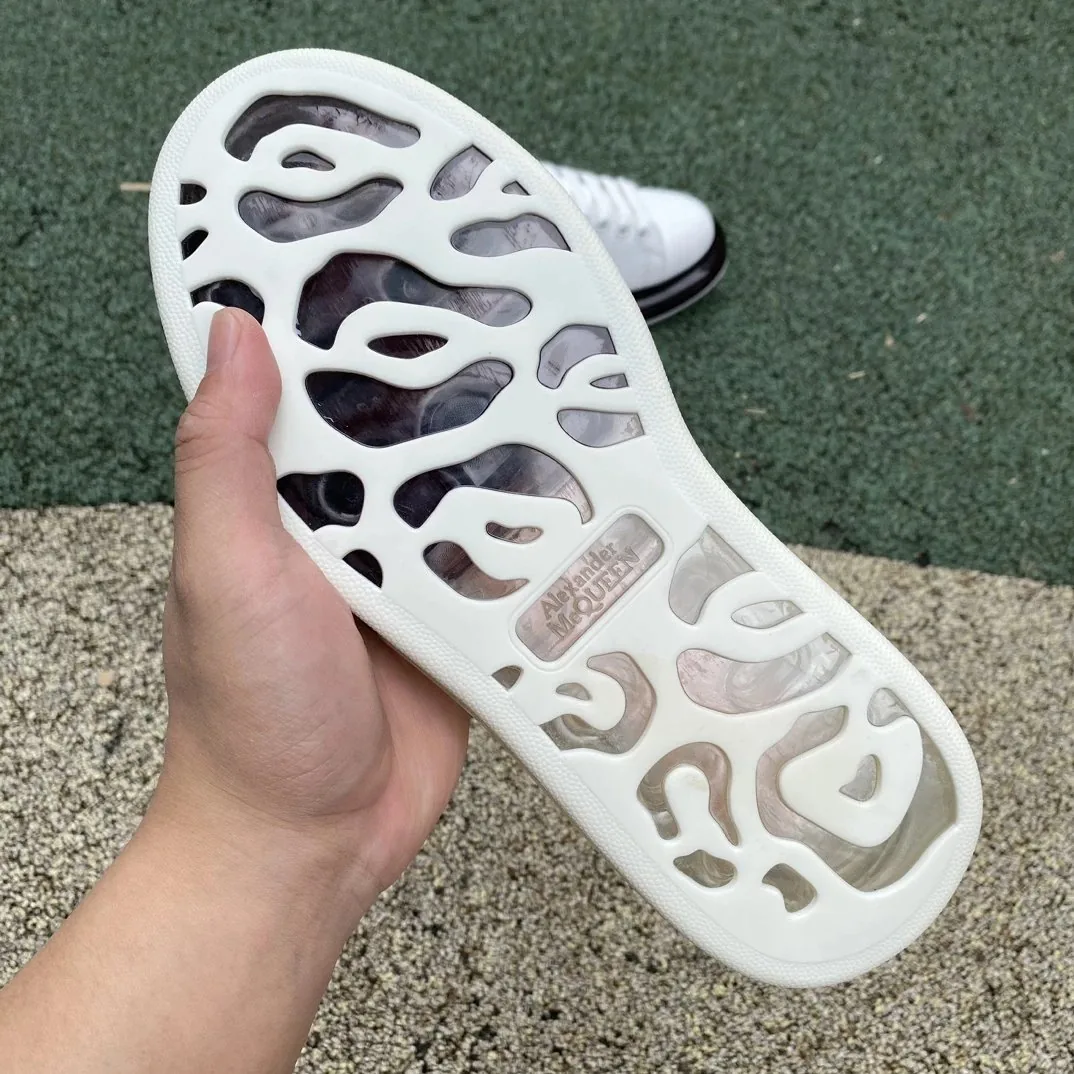 White Nike Air Max Chunky Sneakers — Photo 5
