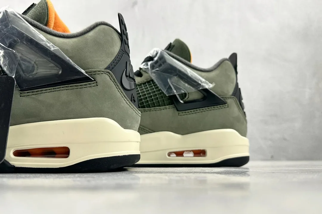 Air Jordan 4 Undefeated Green — Photo 15