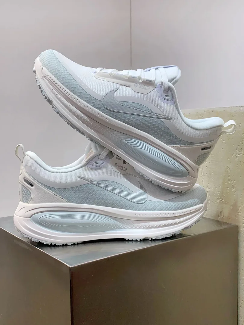 Nike Vomero 18 Zoom — photo 4