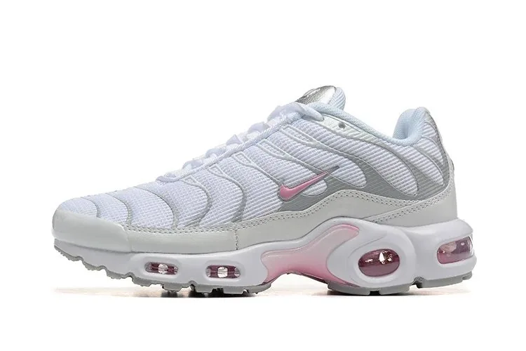 Assorted Nike Air Max Plus TN — Photo 15