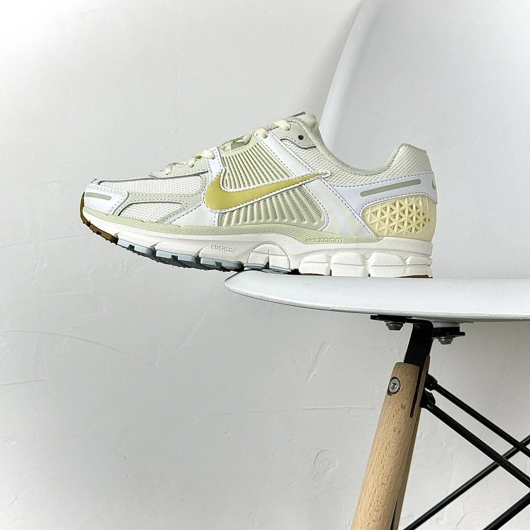Nike Vomero 5 Air Zoom — Photo 4