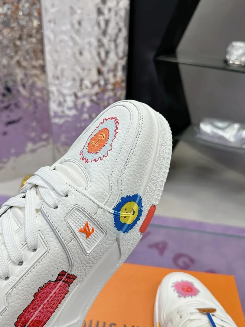 Louis Vuitton LV Trainer Graffiti Print Low-Top Trainers — Photo 8