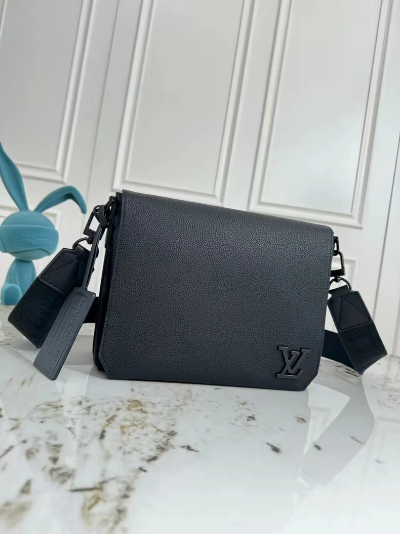 Louis Vuitton Takeoff Bag