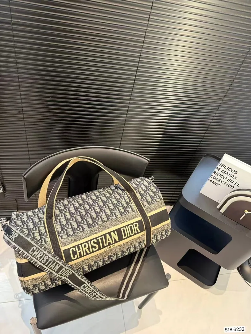 Dior Textured Leather Bag — photo 3