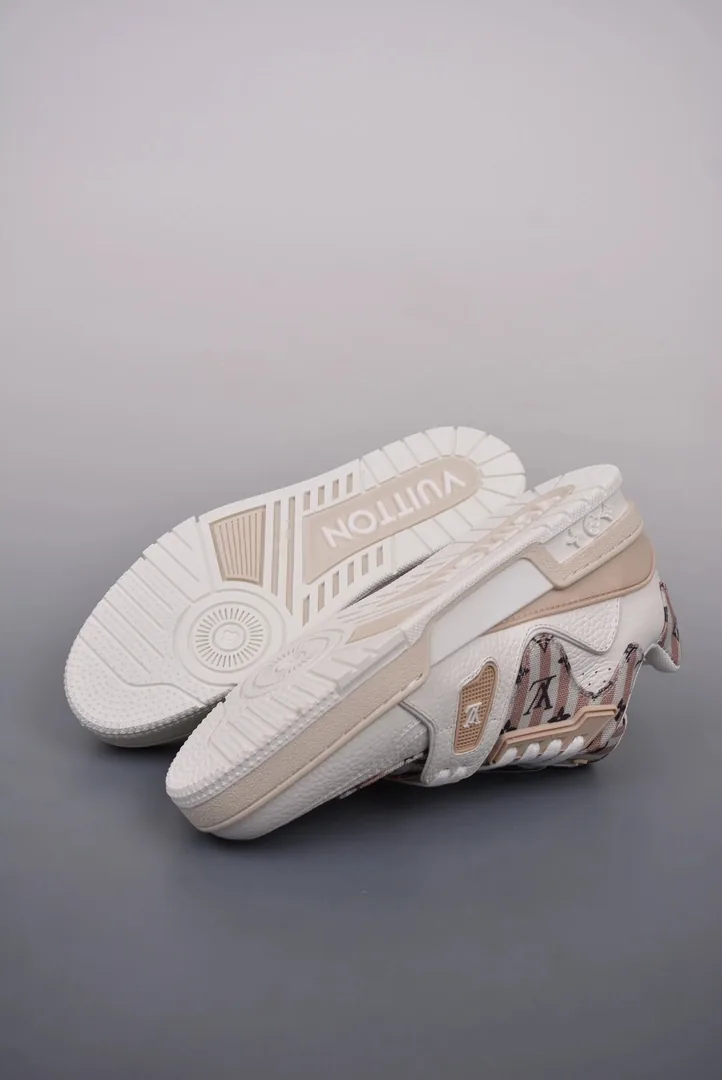 Louis Vuitton LV Trainer Limited Collaboration Sneakers — photo 11