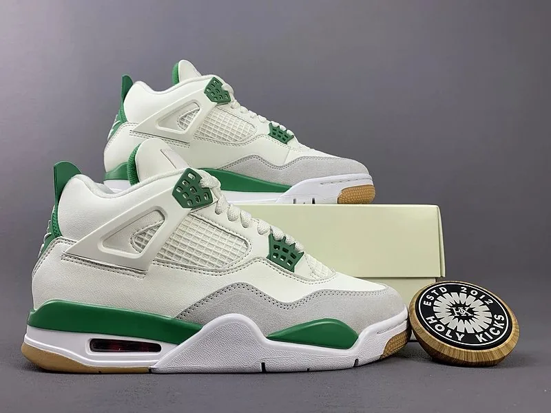 Jordan 4 Brown Retro Trainers — photo 10
