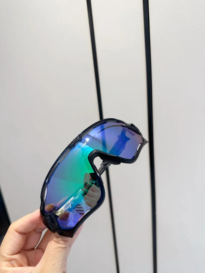 Polarized Lightweight Sport Sunglasses — Photo 9