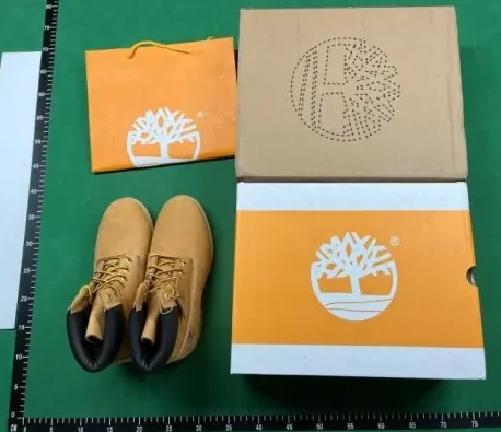 Timberland 6-Inch Premium Boot Wheat Brown Lace-Up Boots — Photo 11