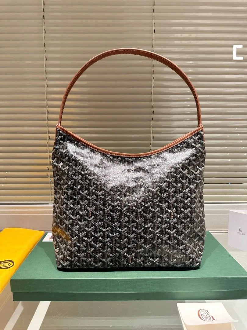 Goyard Hobo Bag — Photo 6