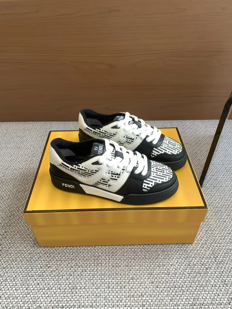 Louis Vuitton LV Trainer White Low-Top Sneakers — Photo 15