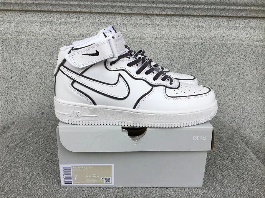 White Black Air Jordan 1 Mid — QC